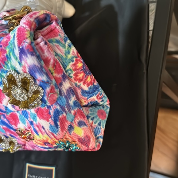 Kurt Geiger London Medium Kensington Shoulder Bag
Kurt Geiger London - Picture 5 of 17